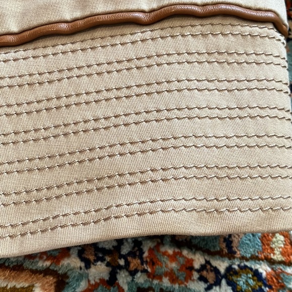 Fun beige and tan White House black market bomber jacket - Picture 5 of 15